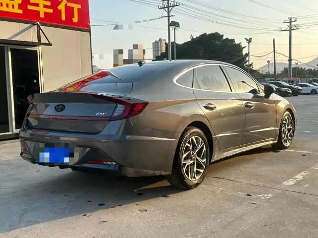 Hyundai Sonata — Фото автомобиля 16