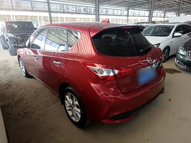 Nissan Tiida — Фото автомобиля 4