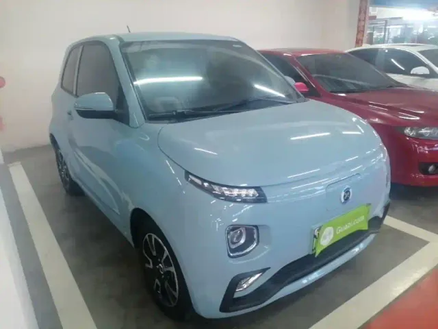 Huachen Xinyi Brilliance Xinyi i03A — Фото автомобиля 3