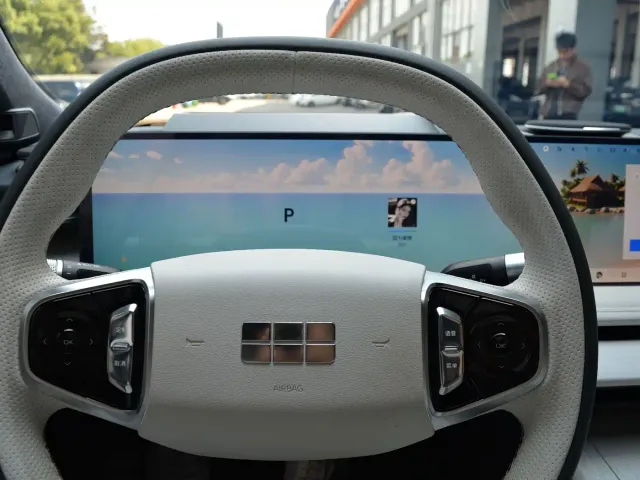 Geely Galaxy E8 — Фото автомобиля 14