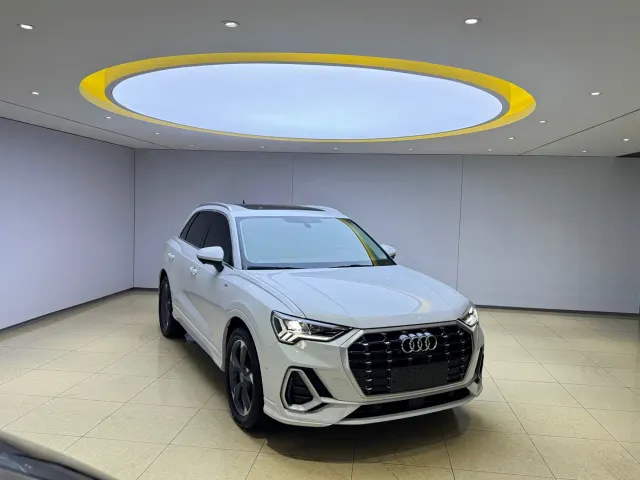 Audi Q3 — Фото автомобиля 3