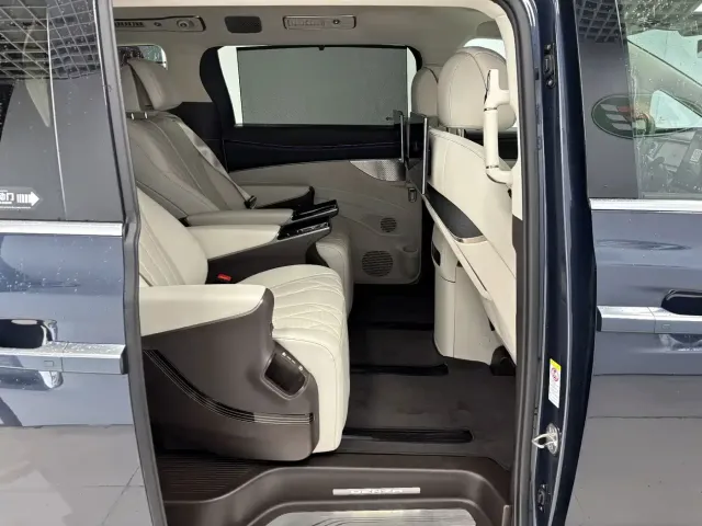 Denza Denza D9 2025 Model DM-i Smart Drive Edition 1020 AWD Flagship — Фото автомобиля 24