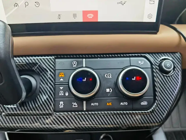 Land Rover Defender — Фото автомобиля 12