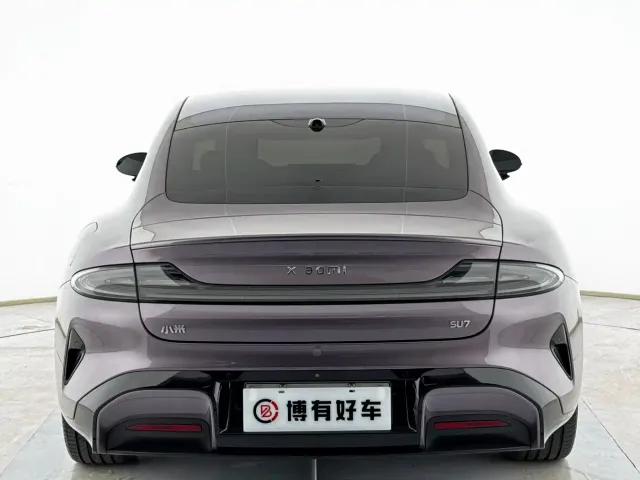 Xiaomi SU7 — Фото автомобиля 12