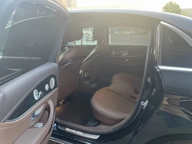 Mercedes-Benz E-Class — Фото автомобиля 5