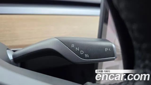 Tesla Model 3 — Фото автомобиля 8