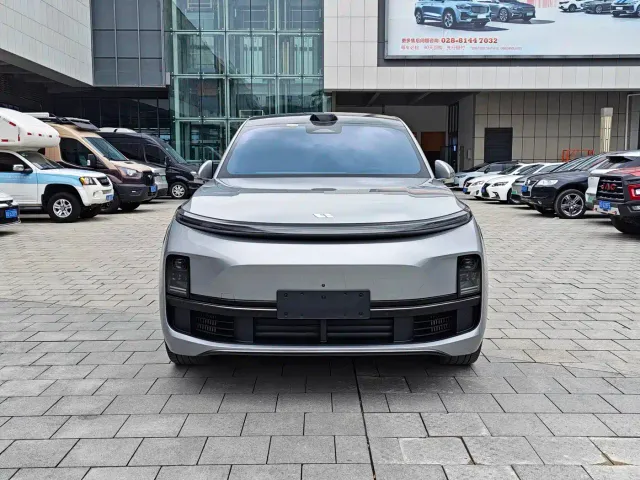 Li Auto L9 — Фото автомобиля 2