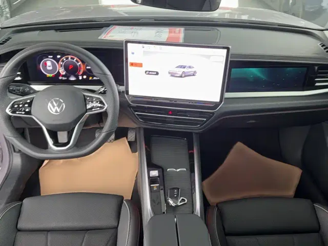 Volkswagen Passat — Фото автомобиля 14