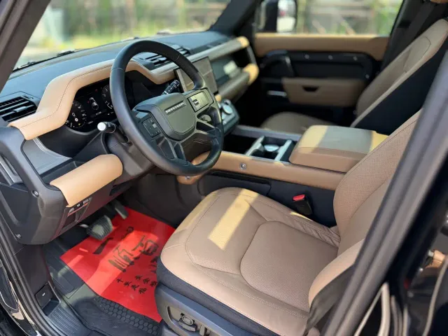 Land Rover Defender — Фото автомобиля 8
