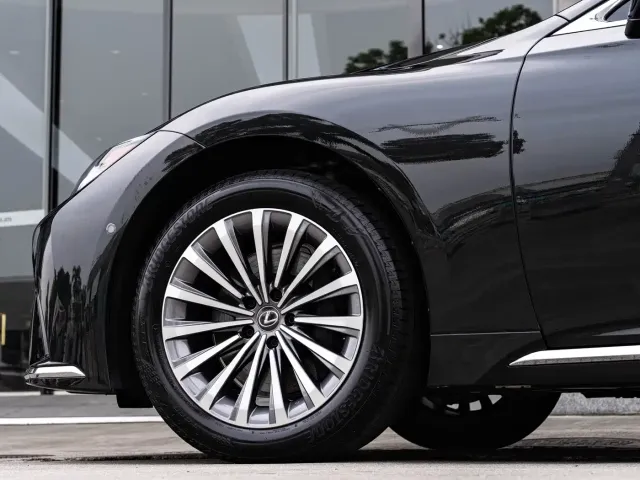 Lexus LS — Фото автомобиля 8