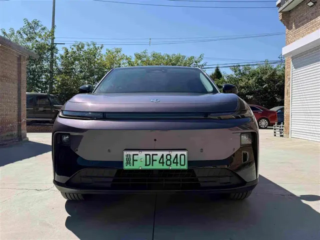 Leapmotor B10 — Фото автомобиля 3
