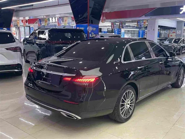 Mercedes-Benz E-Class — Фото автомобиля 15