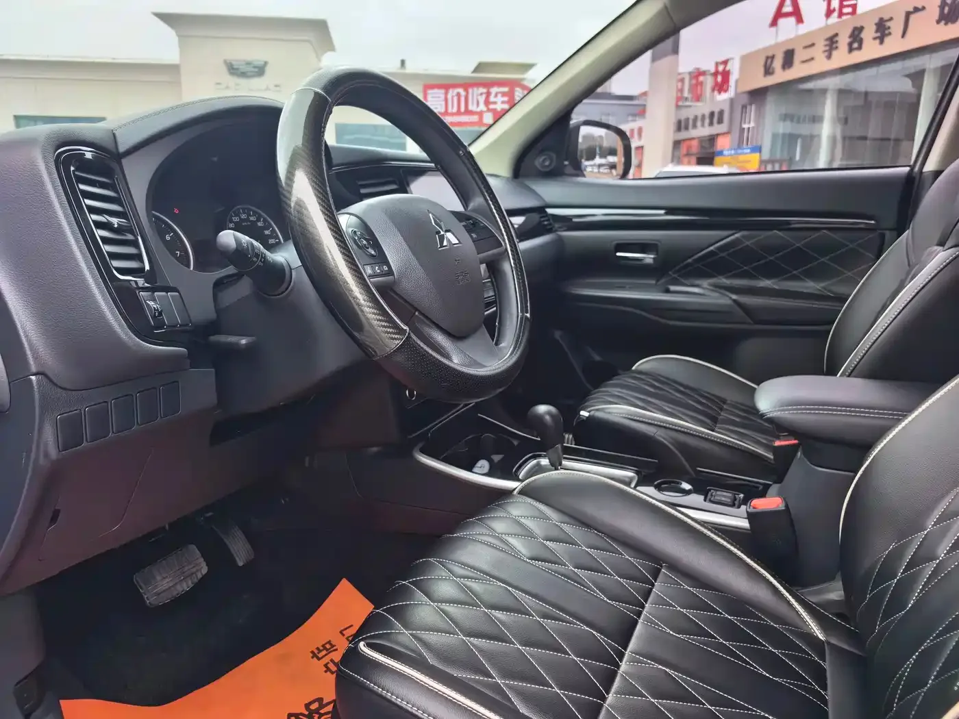 Mitsubishi Outlander 2021 2.0L 2WD Smooth Ride Version 5-Seater — Фото автомобиля 4