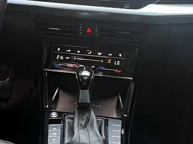 Volkswagen Passat — Фото автомобиля 12