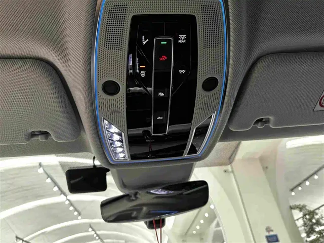 Audi A8 — Фото автомобиля 16