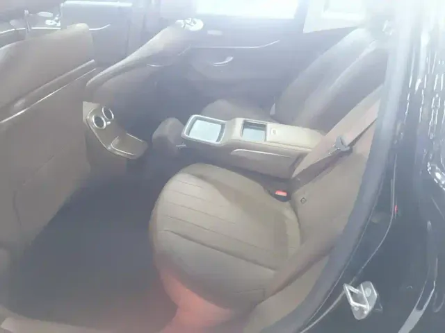 Mercedes-Benz E-Class — Фото автомобиля 10