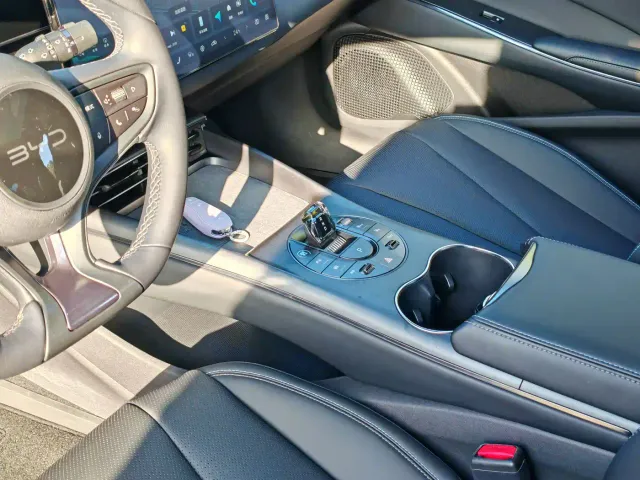 BYD Seal — Фото автомобиля 8