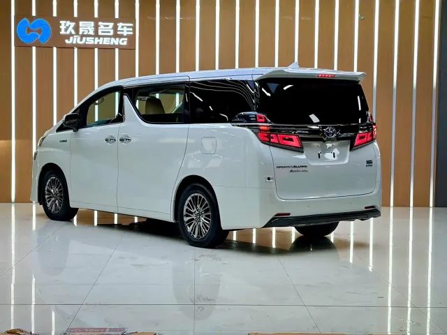 Toyota Vellfire — Фото автомобиля 14