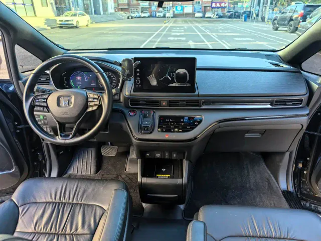 Honda Odyssey — Фото автомобиля 4