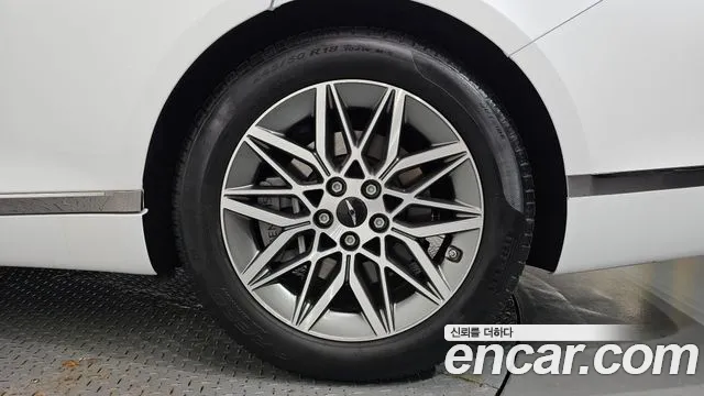 Genesis G80 RG3 — Фото автомобиля 20