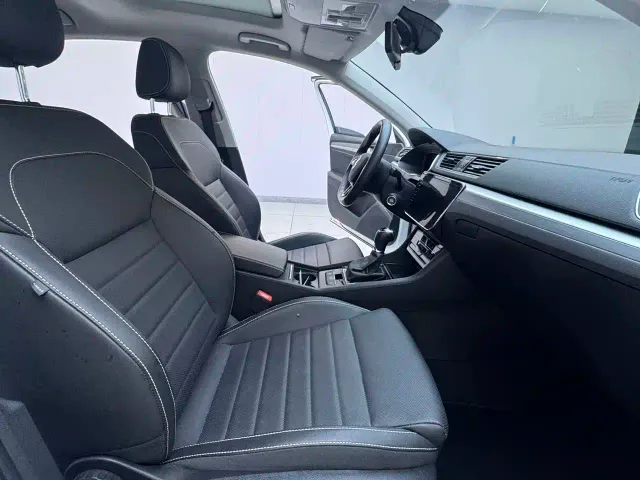 Skoda Superb — Фото автомобиля 12