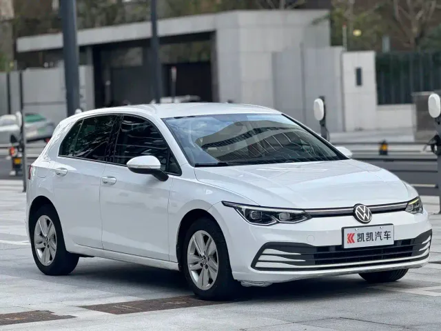 Volkswagen Golf — Фото автомобиля 3