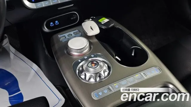 Genesis GV60 — Фото автомобиля 12