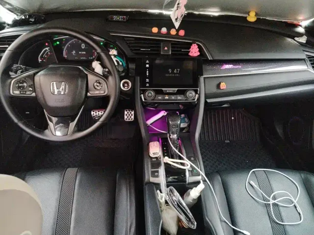 Honda Civic 2021 Hatchback 220TURBO CVT Sport — Фото автомобиля 12