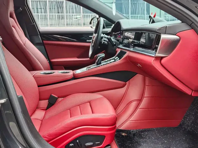 Porsche Panamera — Фото автомобиля 19
