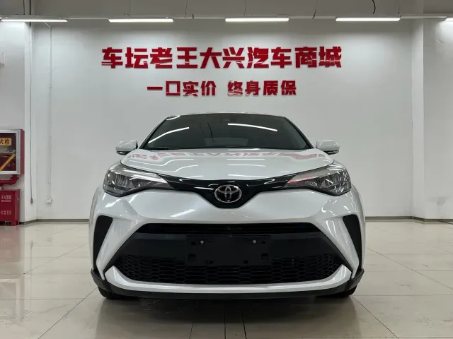 Toyota C-HR — Фото автомобиля 2