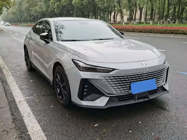 Фотография автомобиля — Changan UNI-V