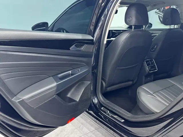Volkswagen Passat — Фото автомобиля 11