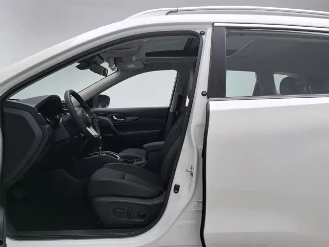 Nissan X-Trail — Фото автомобиля 10