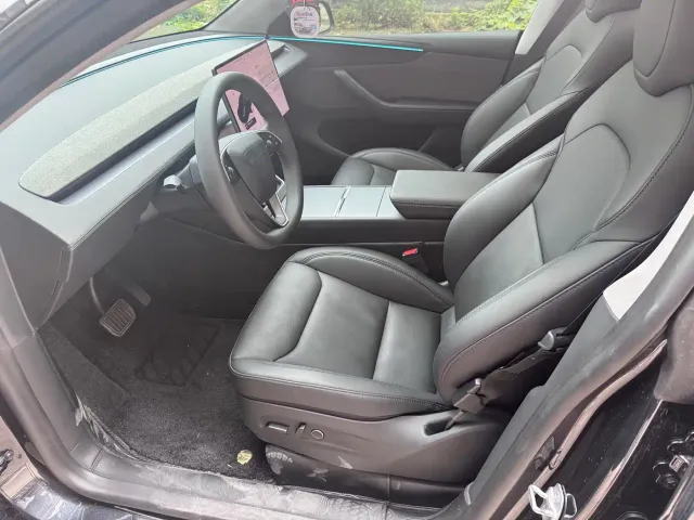 Tesla Model Y — Фото автомобиля 5