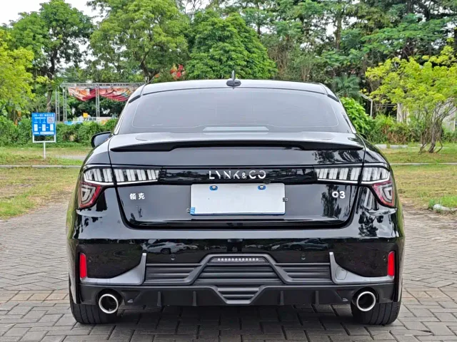 Lynk & Co 03 — Фото автомобиля 16