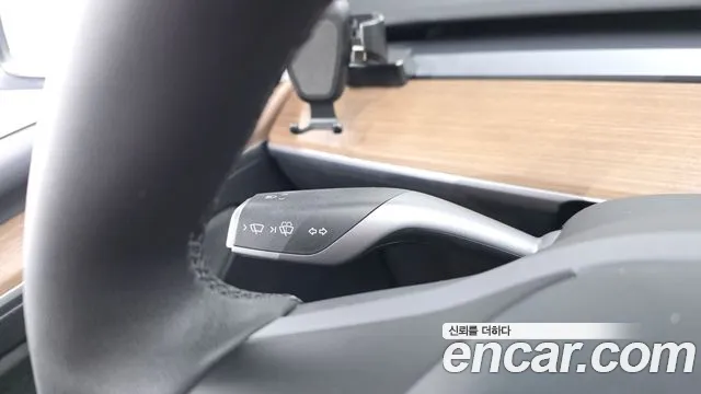 Tesla Model Y — Фото автомобиля 29