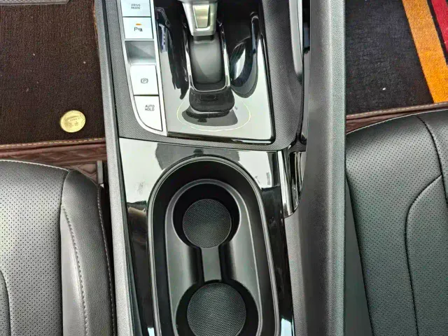 Hyundai Elantra — Фото автомобиля 10