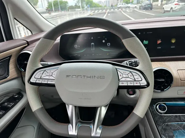 Forthing Yacht — Фото автомобиля 8