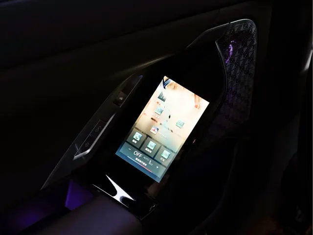 BMW i7 — Фото автомобиля 19