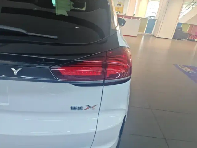 Geely Boyue — Фото автомобиля 7