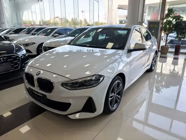Фотография автомобиля — BMW 1 Series