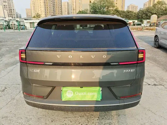 Volvo XC70 Plug-in Hybrid — Фото автомобиля 5