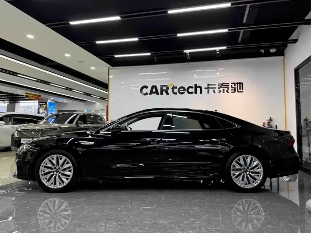 Audi A7L — Фото автомобиля 4
