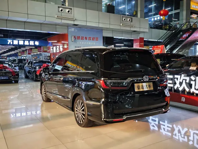 Honda Elysion — Фото автомобиля 18