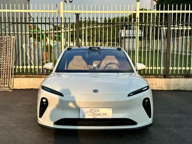 Nio ET5 Touring — Фото автомобиля 2