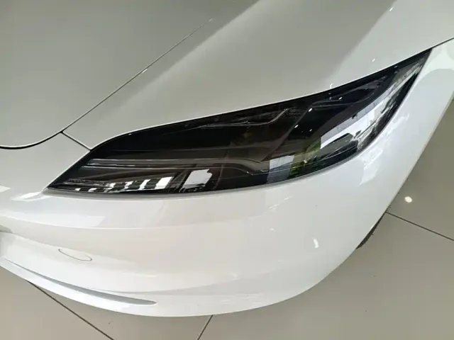 Tesla Model 3 2023 Long Range All-Wheel Drive — Фото автомобиля 23