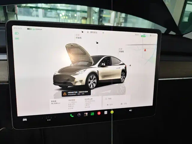 Tesla Model Y — Фото автомобиля 12