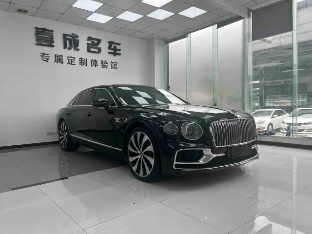 Bentley Flying Spur — Фото автомобиля 3