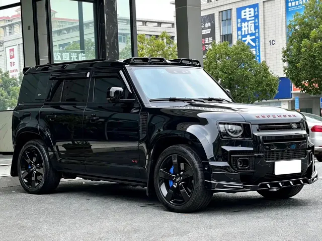 Land Rover Defender — Фото автомобиля 3
