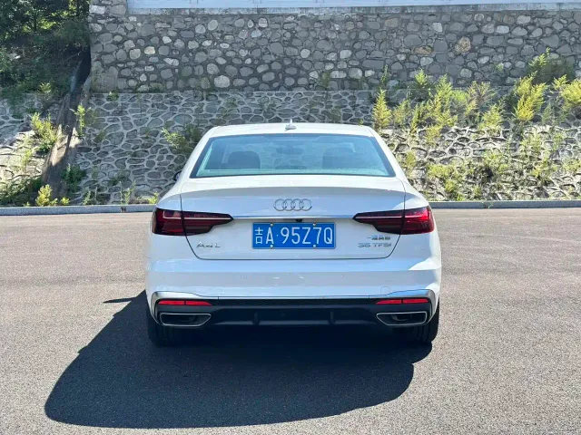 Audi A4L — Фото автомобиля 5